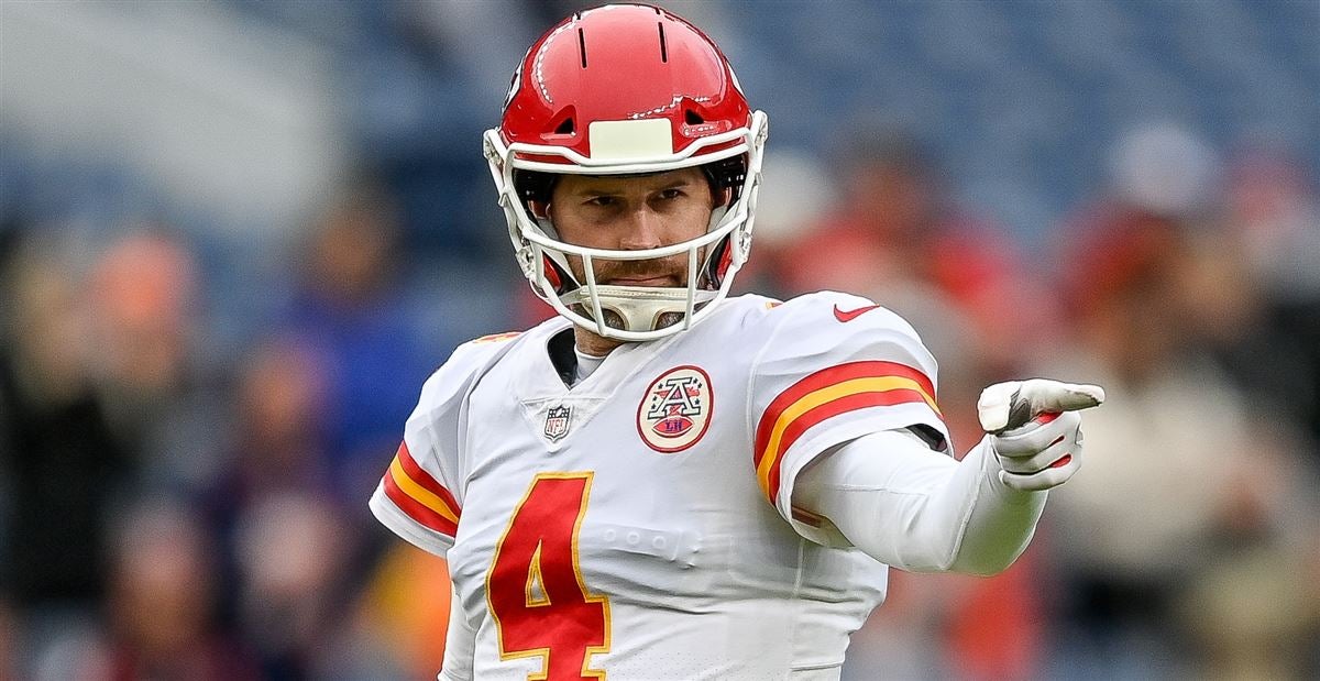 Chiefs' Backup Quarterback Chad Henne Announces Retirement After Super Bowl  Win