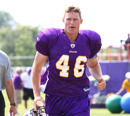 Vikings' Cullen Loeffler says catching with his magnetic gloves is a snap –  Twin Cities