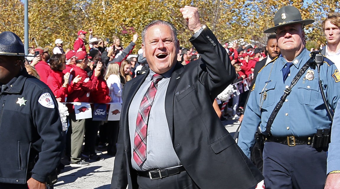 KJ Jackson commits to Arkansas