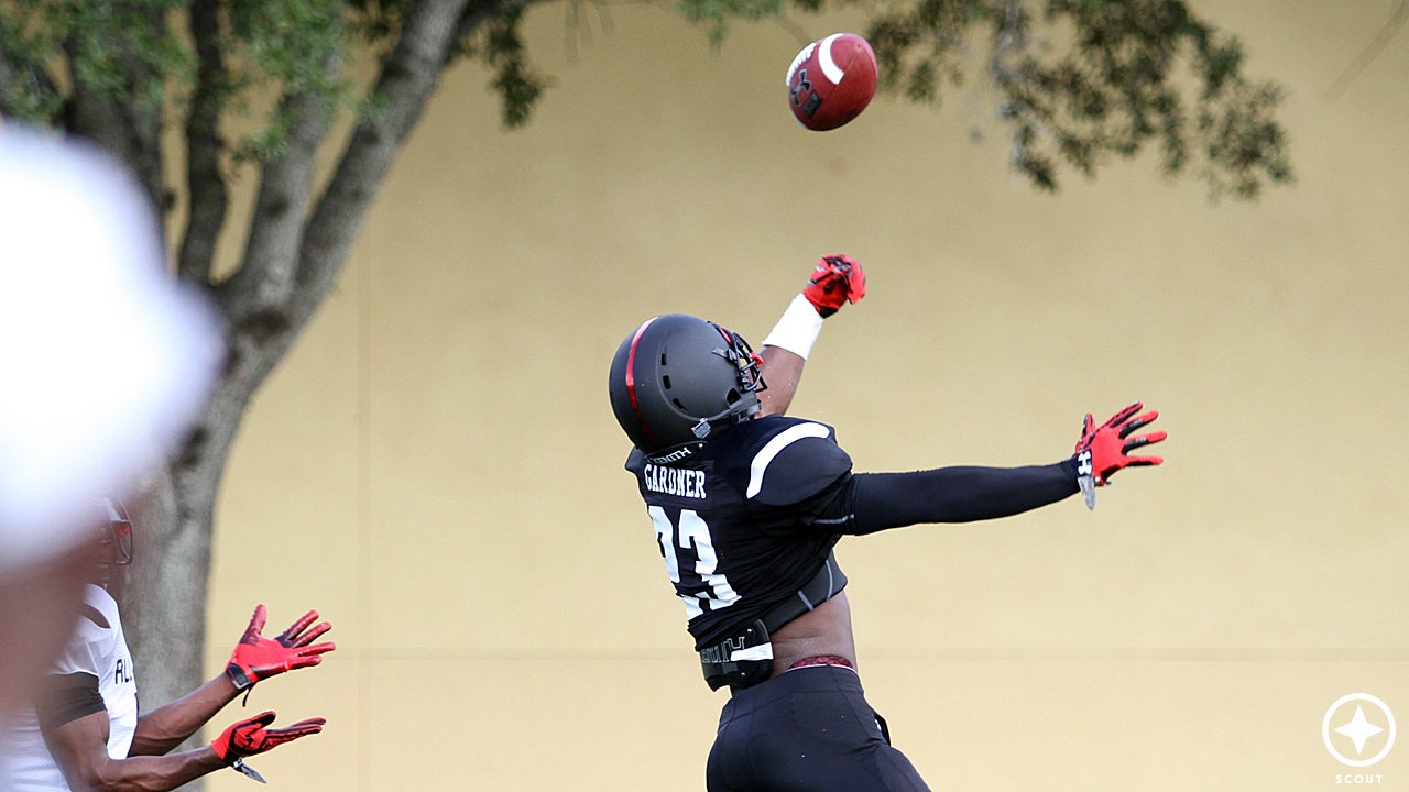 Florida defensive back Chauncey Gardner-Johnson runs a drill at the NFL football  scouting combine in Indianapolis, Monday, March 4, 2019. (AP Photo/Michael  Conroy Stock Photo - Alamy