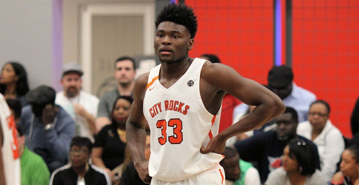 Isaiah Stewart, La Lumiere School, Center (BK)