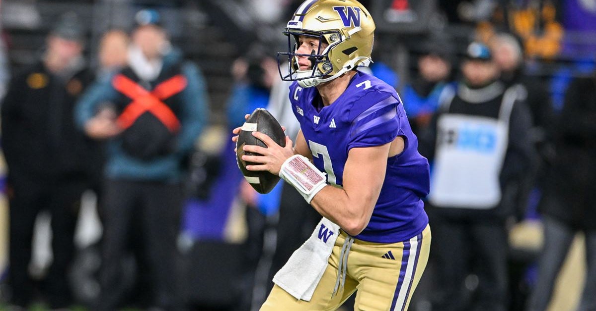 Ducks preparing to face both Washington quarterbacks in this weekend's rivalry game