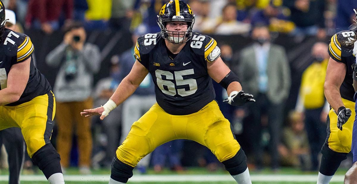 What Experts Grade Raven's Selection of Iowa's Tyler Linderbaum