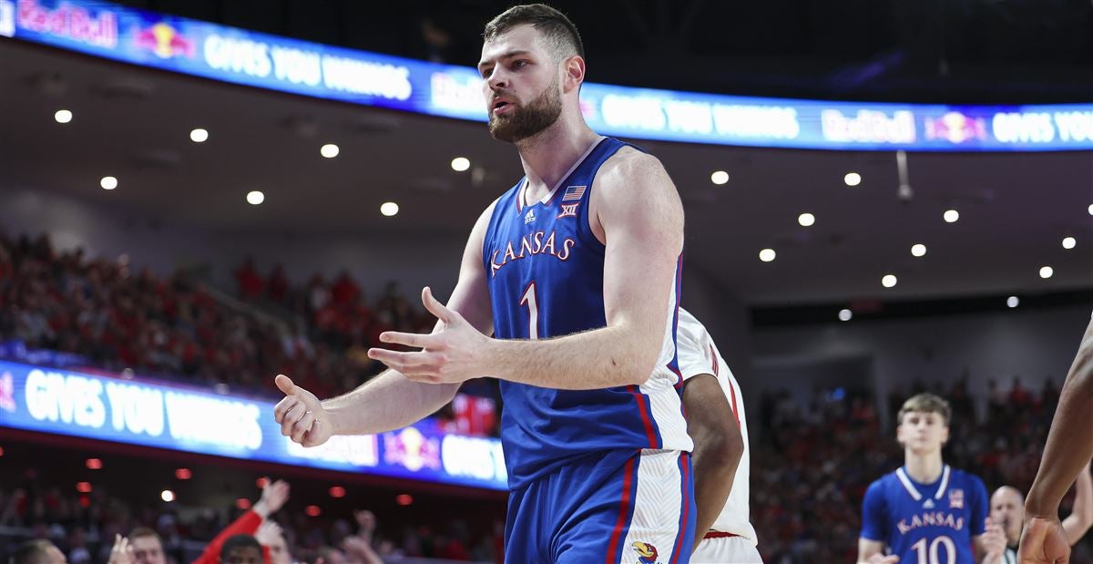 Bill Self provides update on Hunter Dickinson’s shoulder injury ...