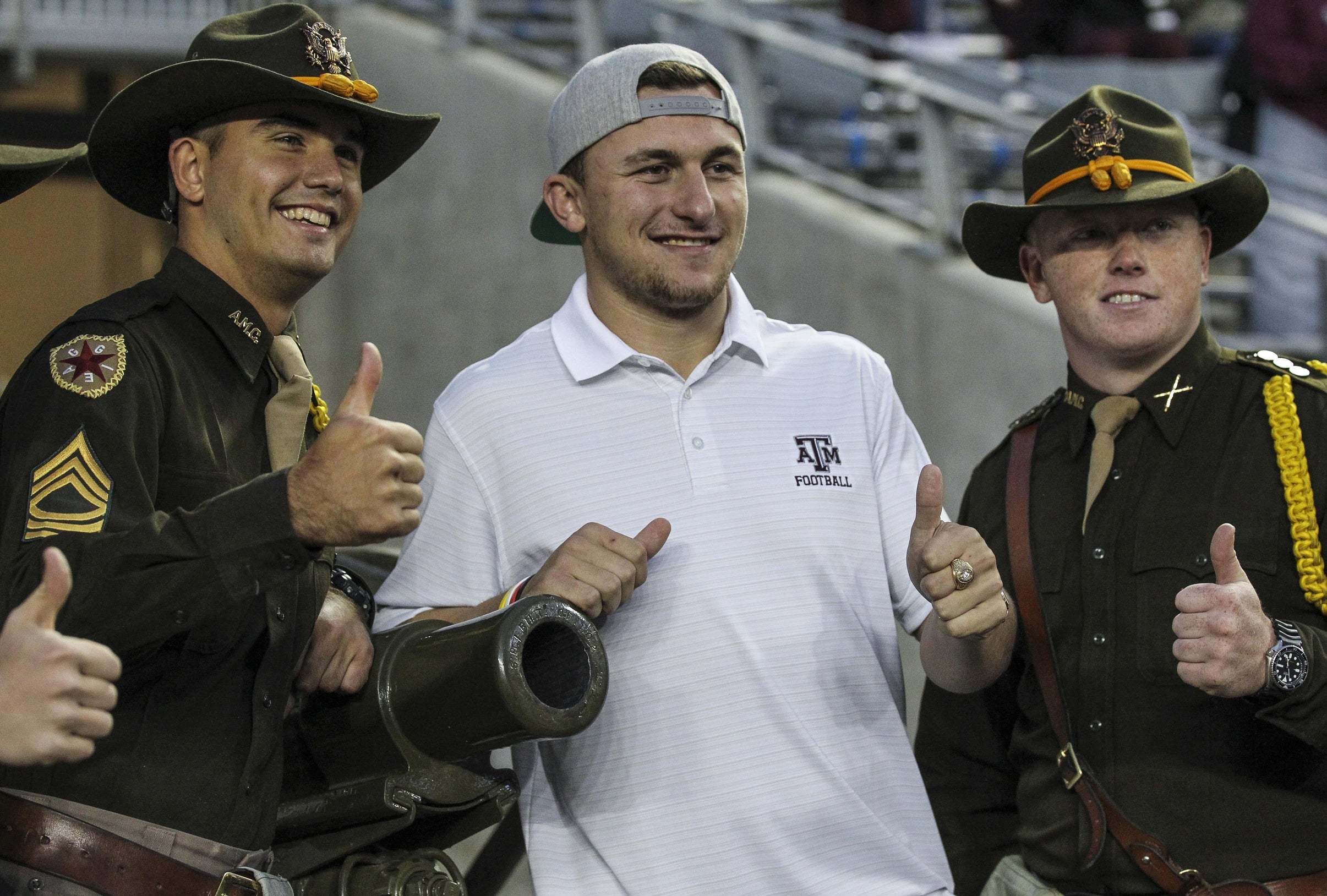 Johnny Manziel fined $12,000 for middle finger flip