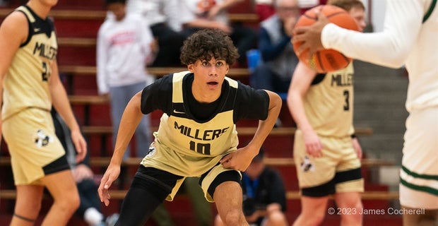 Photo gallery: 2023 FORUM Tipoff Classic (Trent Sisley, Azavier ...