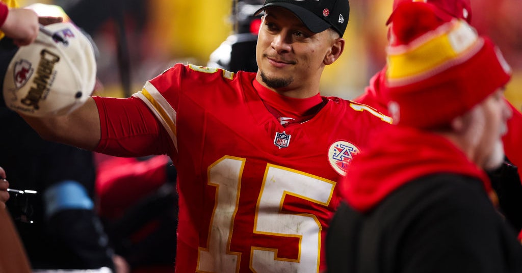WATCH: Kansas City kids sing Patrick Mahomes inspired remix of 'Rudolph ...