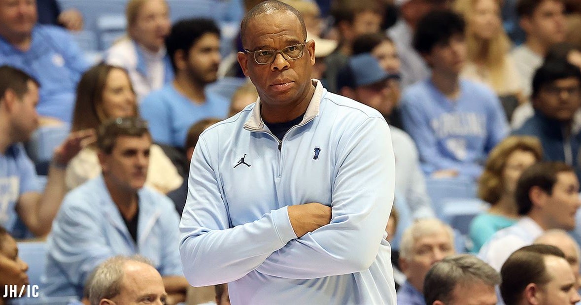 Hubert Davis challenges 'soft' UNC basketball in No. 1 Tar Heels' near upset against Charleston