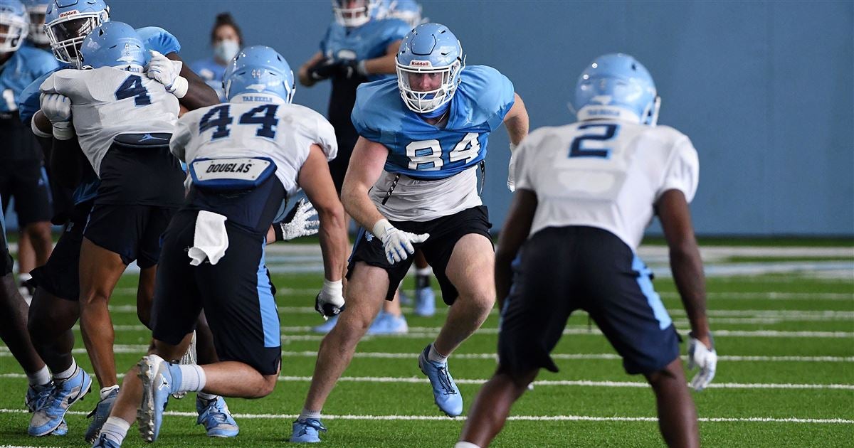 Garrett Walston Front & Center at Tight End for UNC