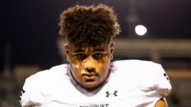 Tavake Tuikolovatu locks in two more Pac-12 official visits 