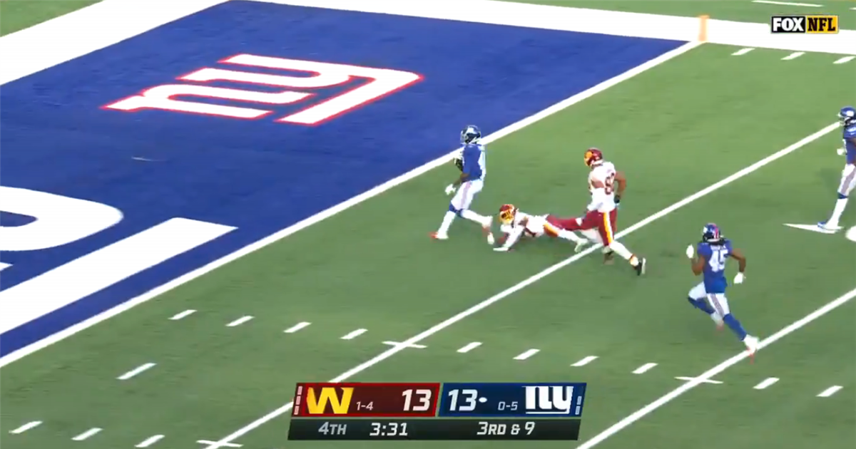 Tae Crowder saves Giants with fumble return for first touchdown