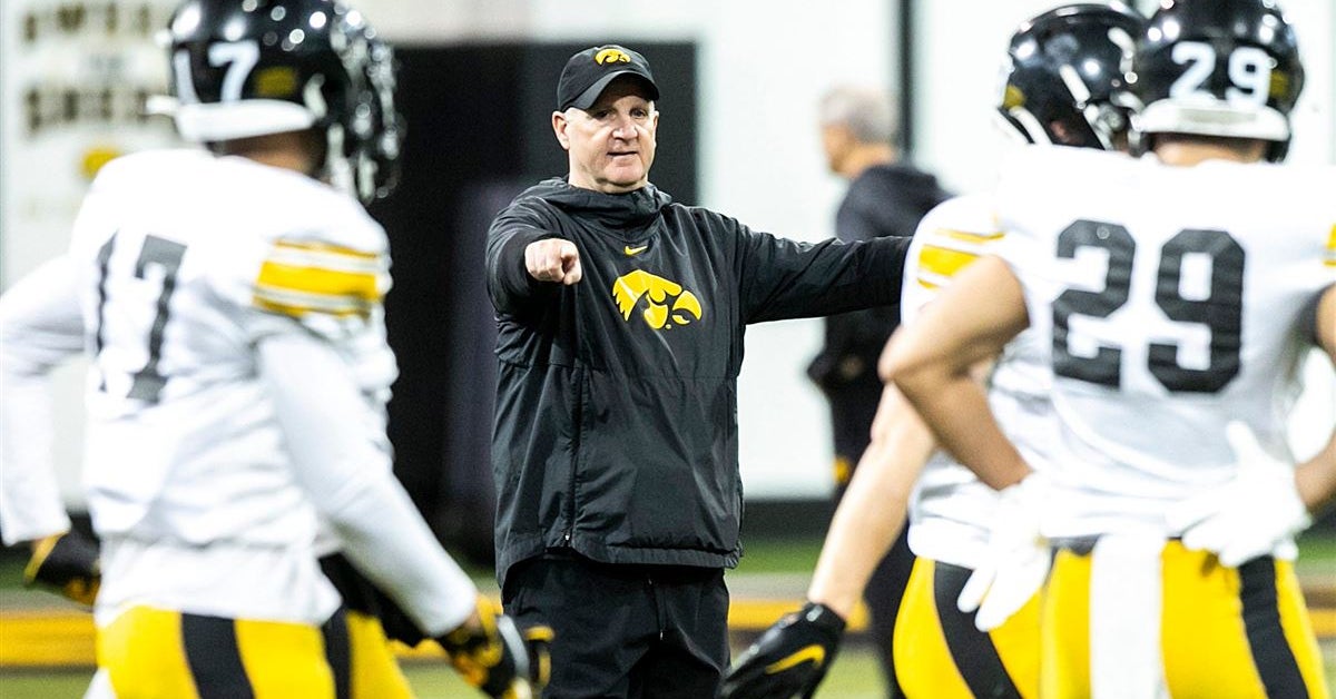 Iowa Football: Three Thoughts On Defense Heading Into Fall Camp