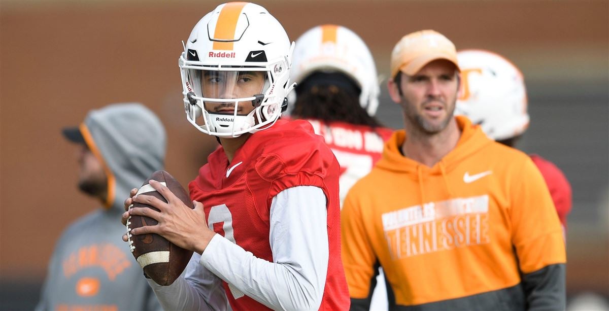 5-star QB accidentally reveals exciting Tennessee Vols news - A to