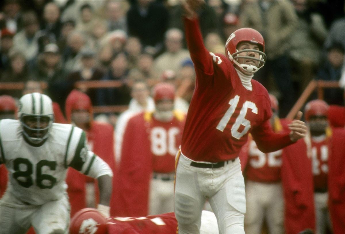 Hall of Fame Chiefs QB Len Dawson Enters Hospice Care, per Report