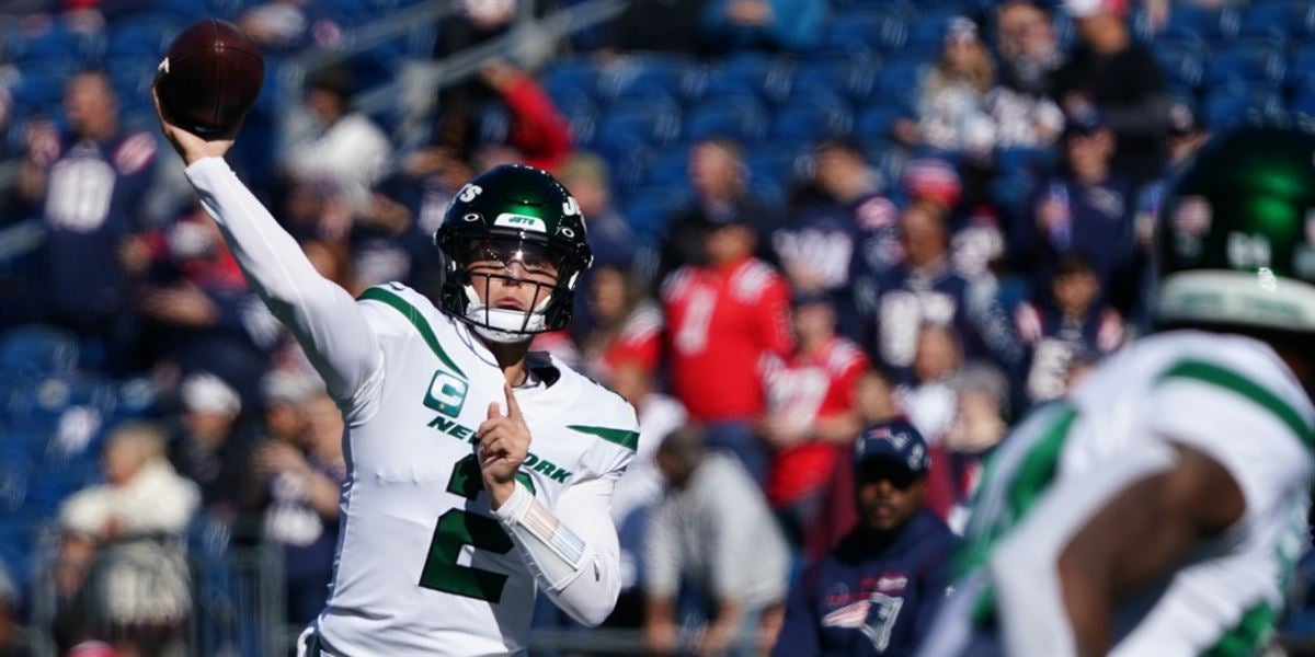 Robert Saleh is doing his best to push Jets' faith in QB Zach Wilson. What  other choice does he have?