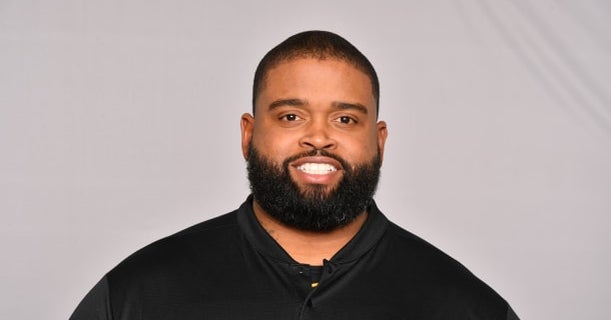 REPORT: Oregon brings on Pittsburgh Steelers OL coach Adrian Klemm