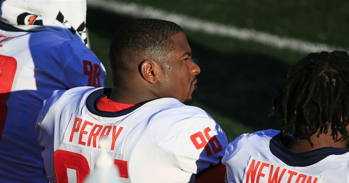 Roderick Perry puts NFL dreams on hold for another year, returns to Illini
