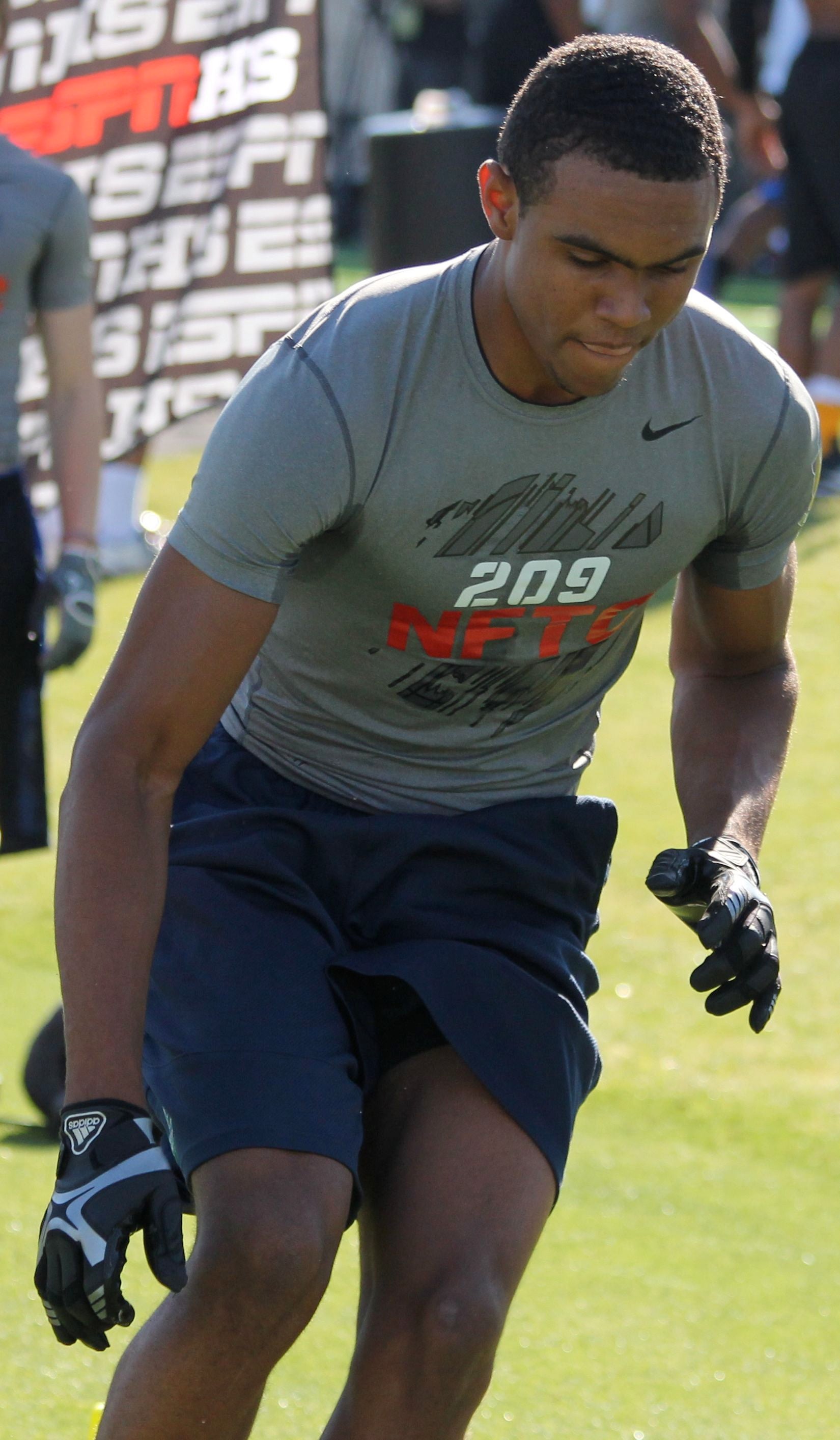 WR Corey Robinson commits to Notre Dame after junior day visit