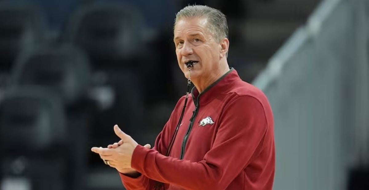 Former fourstar center commits to Arkansas basketball