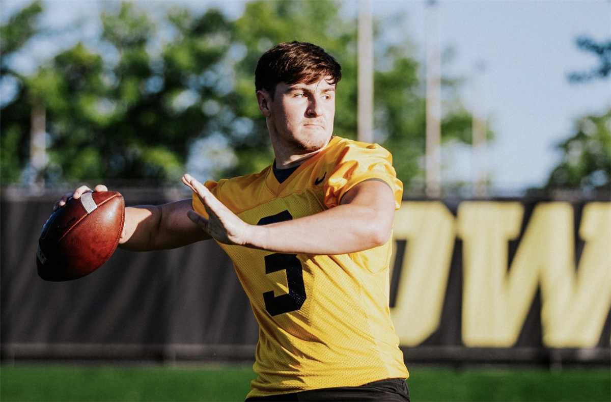 Iowa Football: Freshman quarterback Carson May enters NCAA Transfer Portal - Vimarsana News