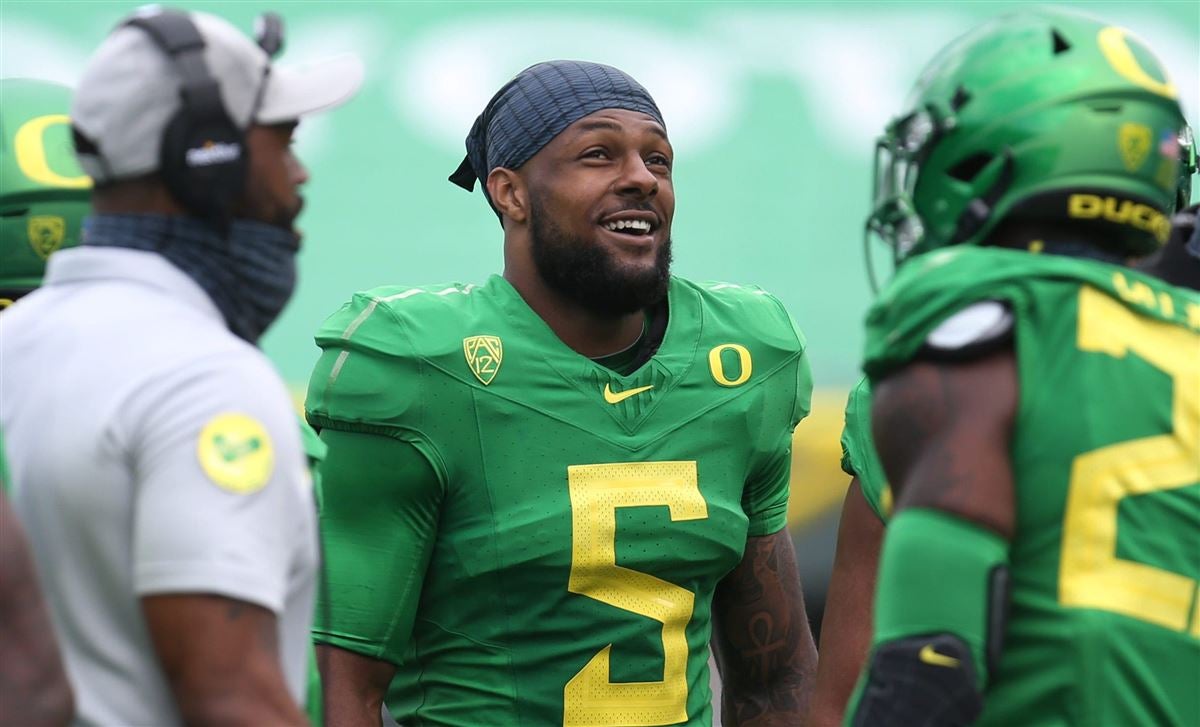 Oregon Ducks defensive end Kayvon Thibodeaux on Bednarik Award list