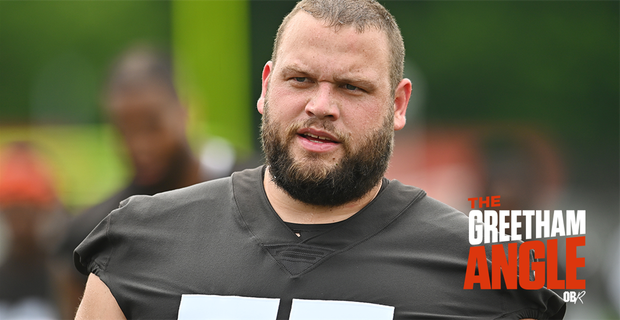 Joel Bitonio named Browns 2022 Walter Payton Man of the Year, presented by  Nationwide