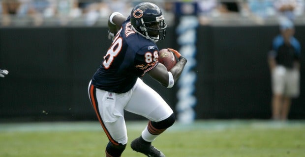 LOOK: Former Bear Desmond Clark poses with World Series trophy