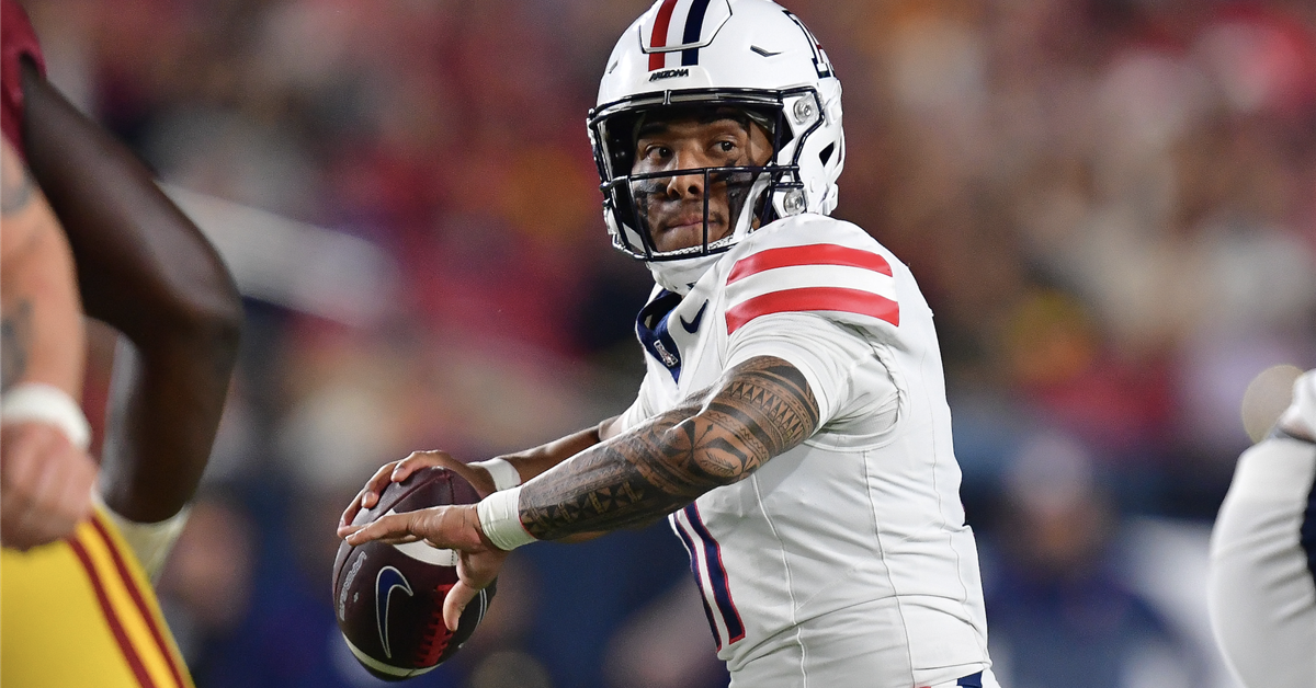 Jedd Fisch won't name quarterback starter until Saturday