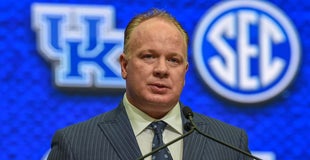 Stoops optimistic defense will improve in 2018 Stoops optimistic defense will improve in 2018