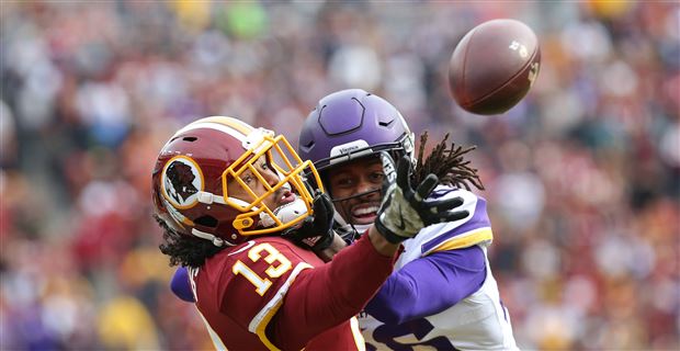 Washington Redskins running back Derrius Guice (29) hauls in a