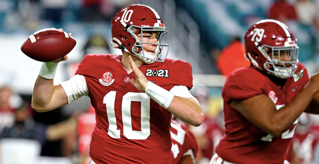 NFL Draft 2021: Latest 1st-round mock  Patriots move into top 10 for QB;  Eagles trade back (again); Mac Jones, Jaylen Waddle, DeVonta Smith tumble 