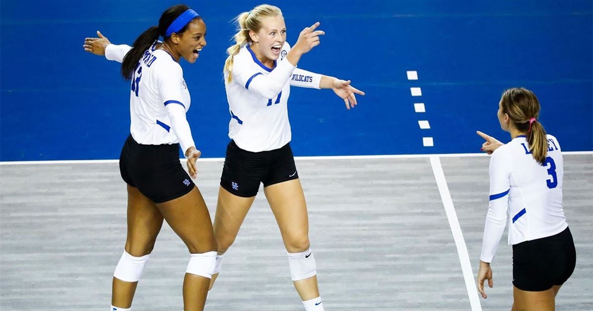 No. 17 Kentucky volleyball outlasts No. 11 Florida in five sets