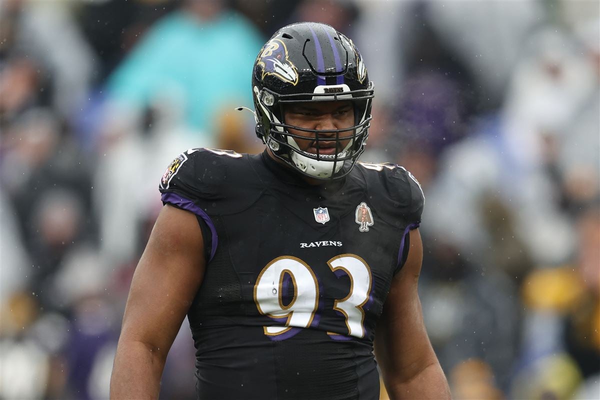 Baltimore DL Calais Campbell: Lamar Jackson 'wants to be a Raven