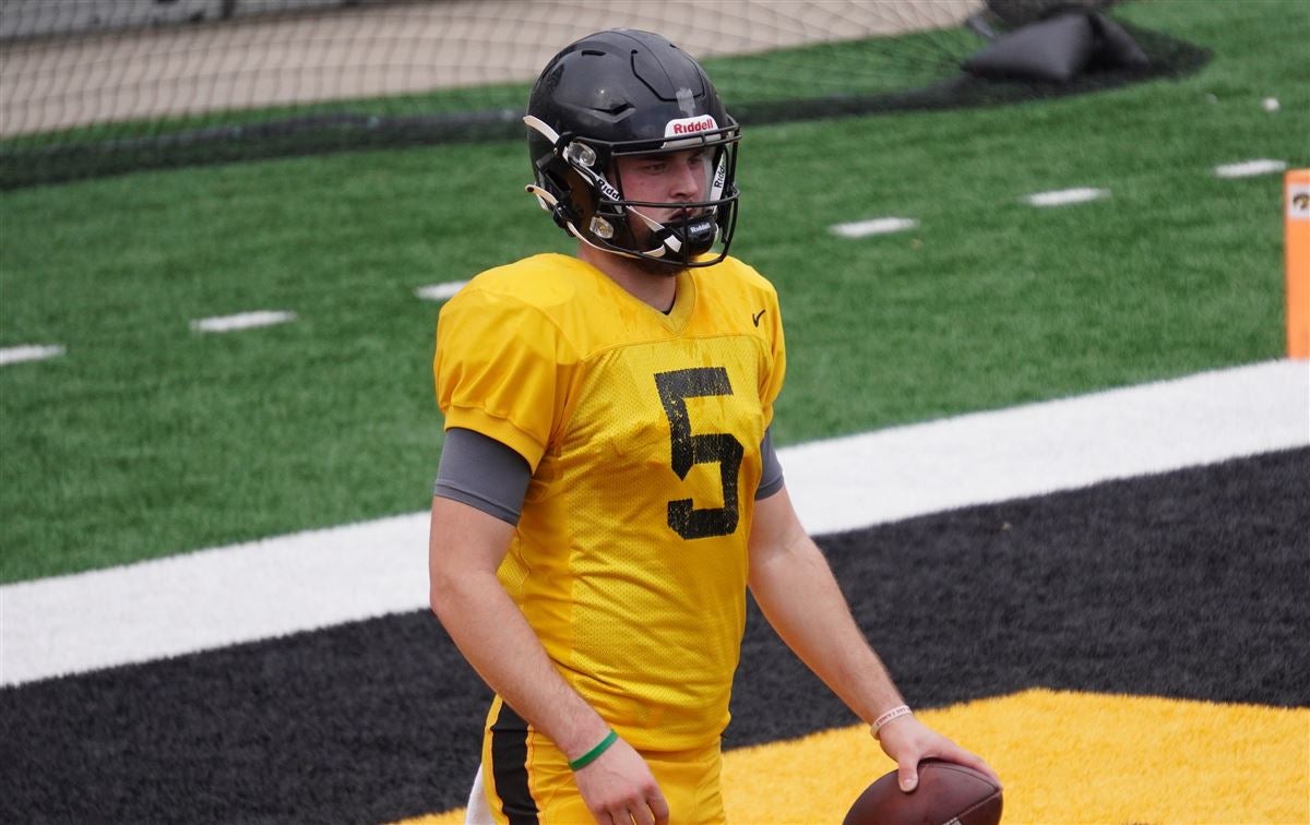 Iowa players to watch in the Music City Bowl against Kentucky - Vimarsana News