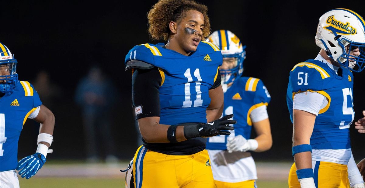 In-state edge Isaac Miller pops for the Wisconsin Badgers