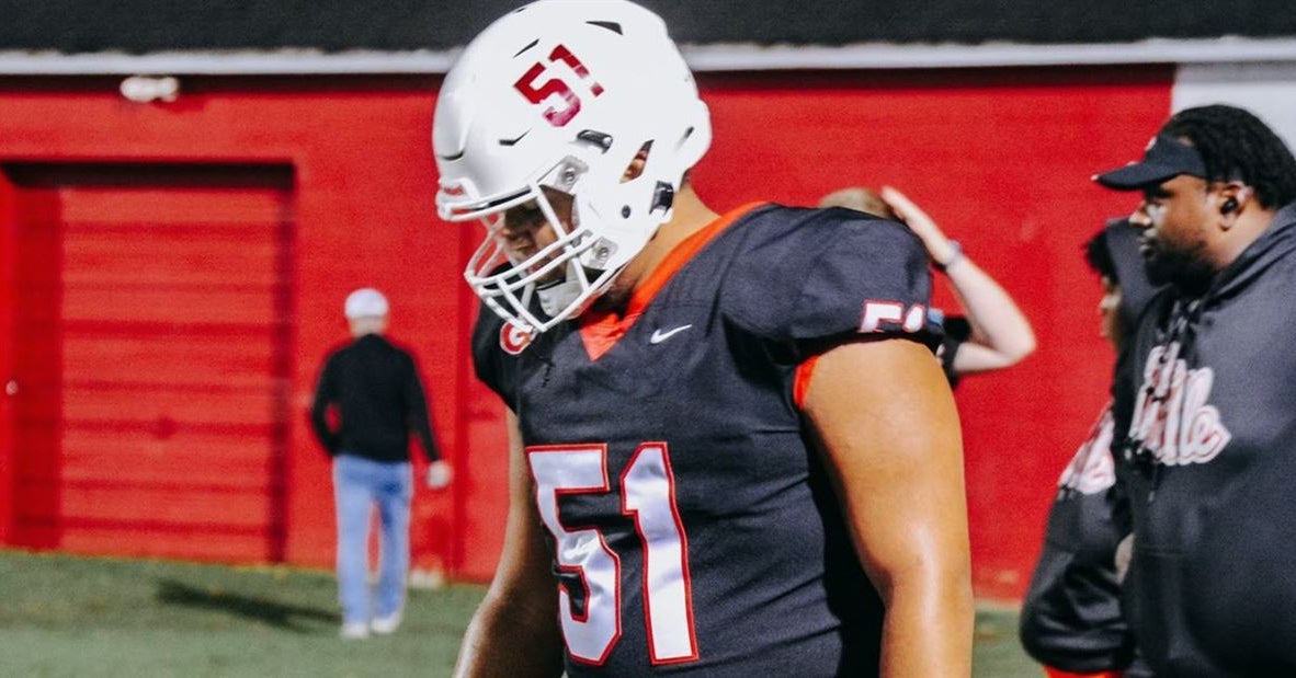 Northwestern decommit '24 OL Julius Tate likes what he's seen from ...