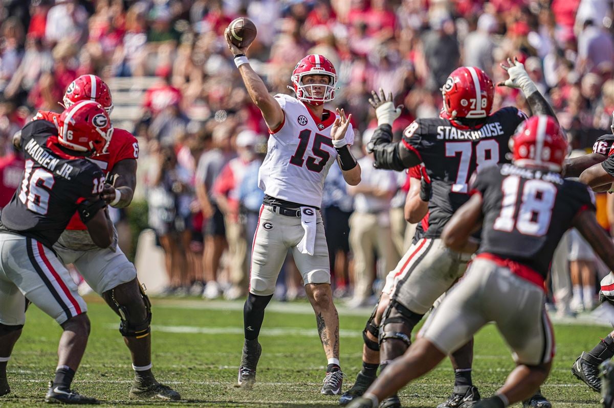 Brock Bowers praises Georgia quarterbacks during spring game 