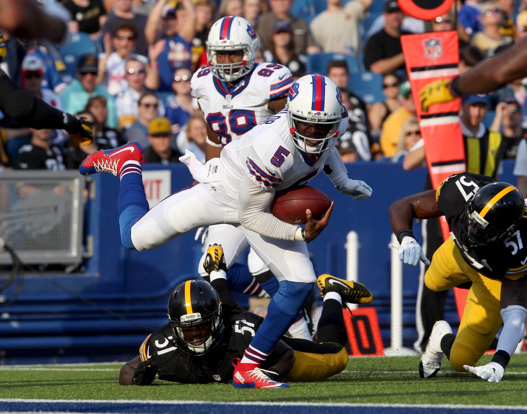 Buffalo Bills QB Tyrod Taylor, center Eric Wood added to Pro Bowl