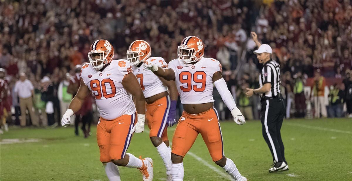 Clemson Dominates The Sporting News' Top 25 Defensive Players