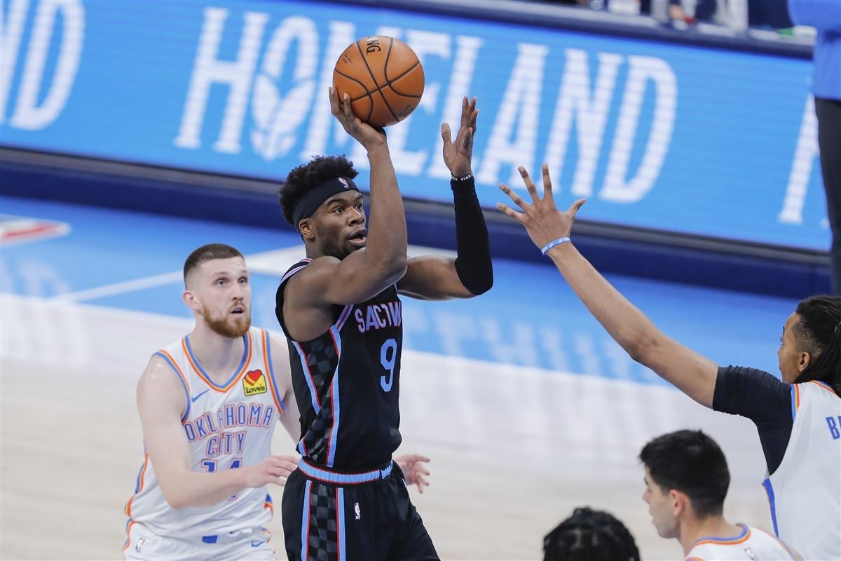 Former Rebel Terence Davis inks two-year deal with Sacramento Kings