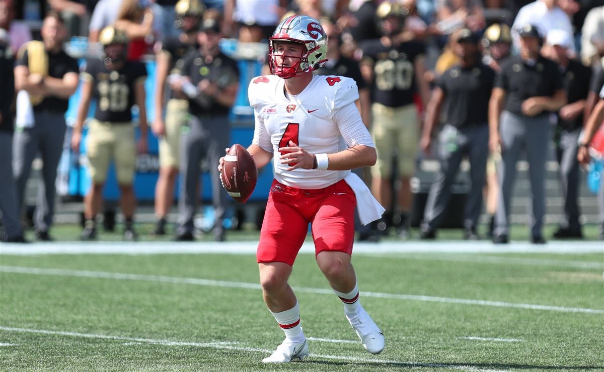 Record-Setting Transfer Quarterback Bailey Zappe Signs With WKU