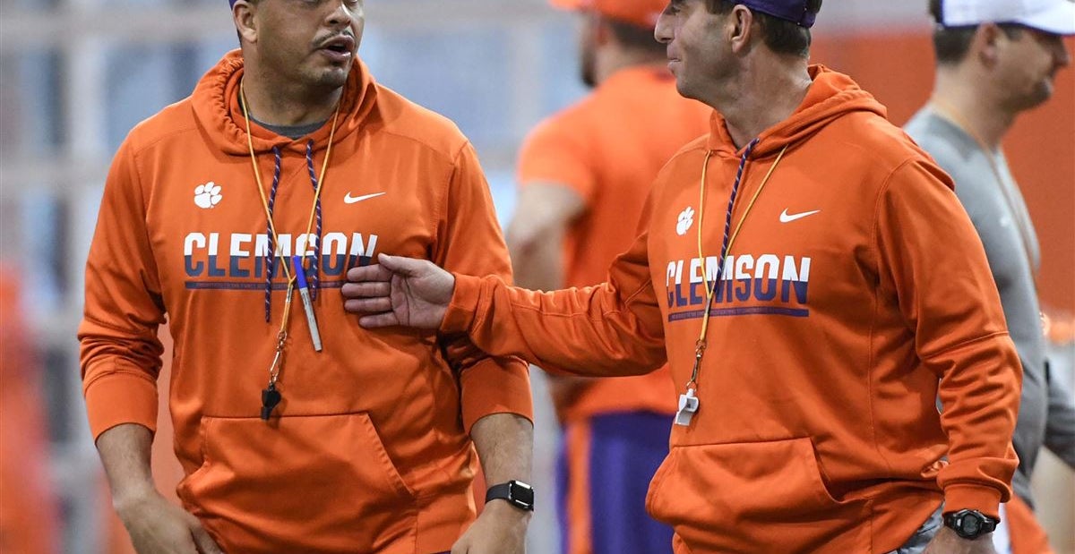 A hostile for Tony Elliott? Game preview, staff picks for