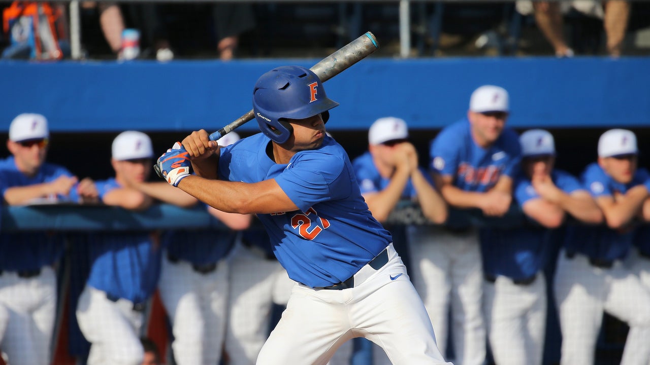 Florida faces elimination after 11-8 loss in NCAA Lubbock Regional