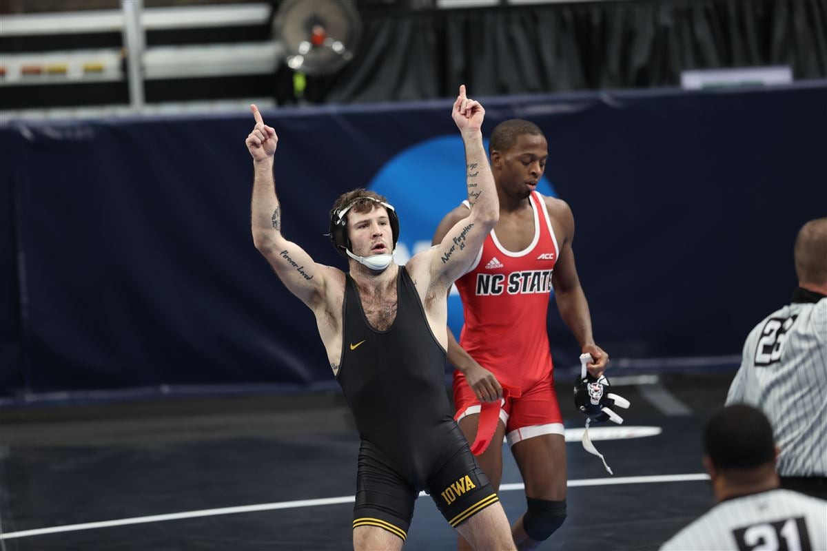 2021 college wrestling championship: Iowa Hawkeyes take home team title