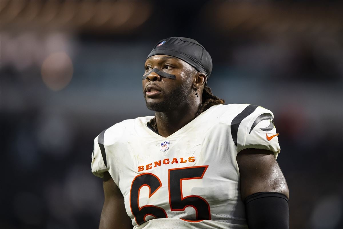 Bengals defensive tackle Larry Ogunjobi the first to represent Charlotte  49ers at Super Bowl