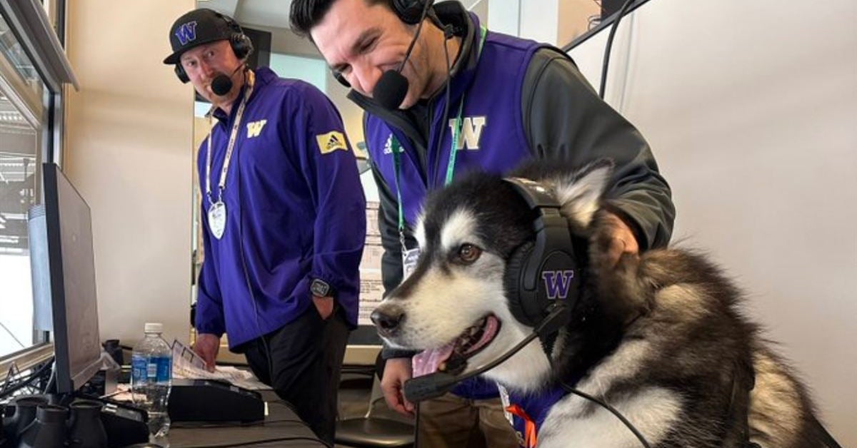 Tony Castricone steps down as the 'Voice of the Huskies' to join Tampa Bay