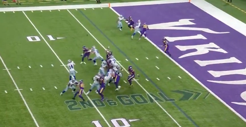 Cowboys' CeeDee Lamb makes amazing touchdown catch vs. Vikings