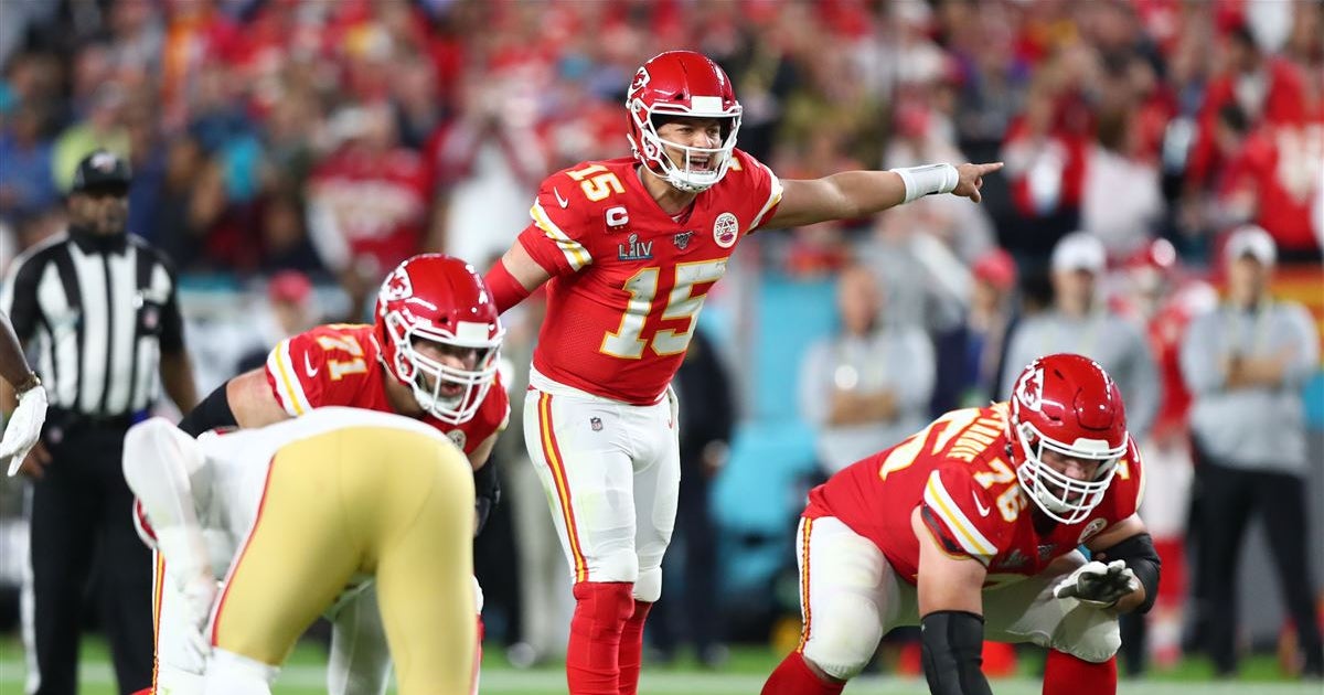 Patrick Mahomes reacts to Laurent Duvernay-Tardif sitting out