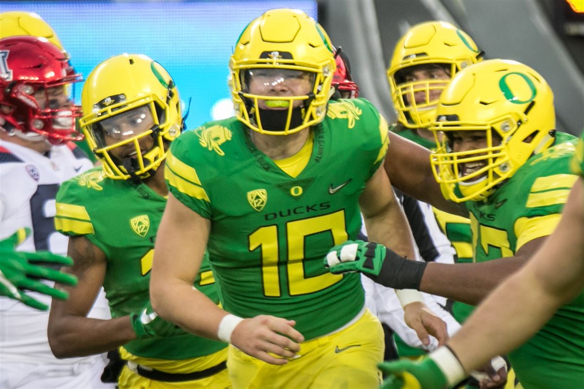 Oregon Ducks: Evaluating Justin Herbert after two lopsided wins