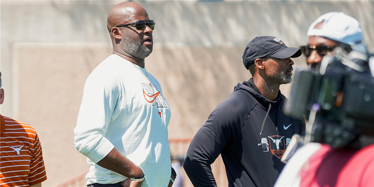 Texas legend Vince Young talks trash to current Longhorns at fall